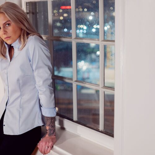 Red Bow 122 Woman Thumbnail